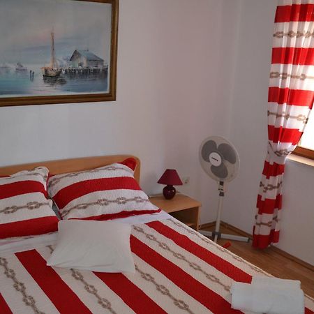 Holiday Apartments Lucic - Feels Like Home, Away From Home Ražanj Esterno foto
