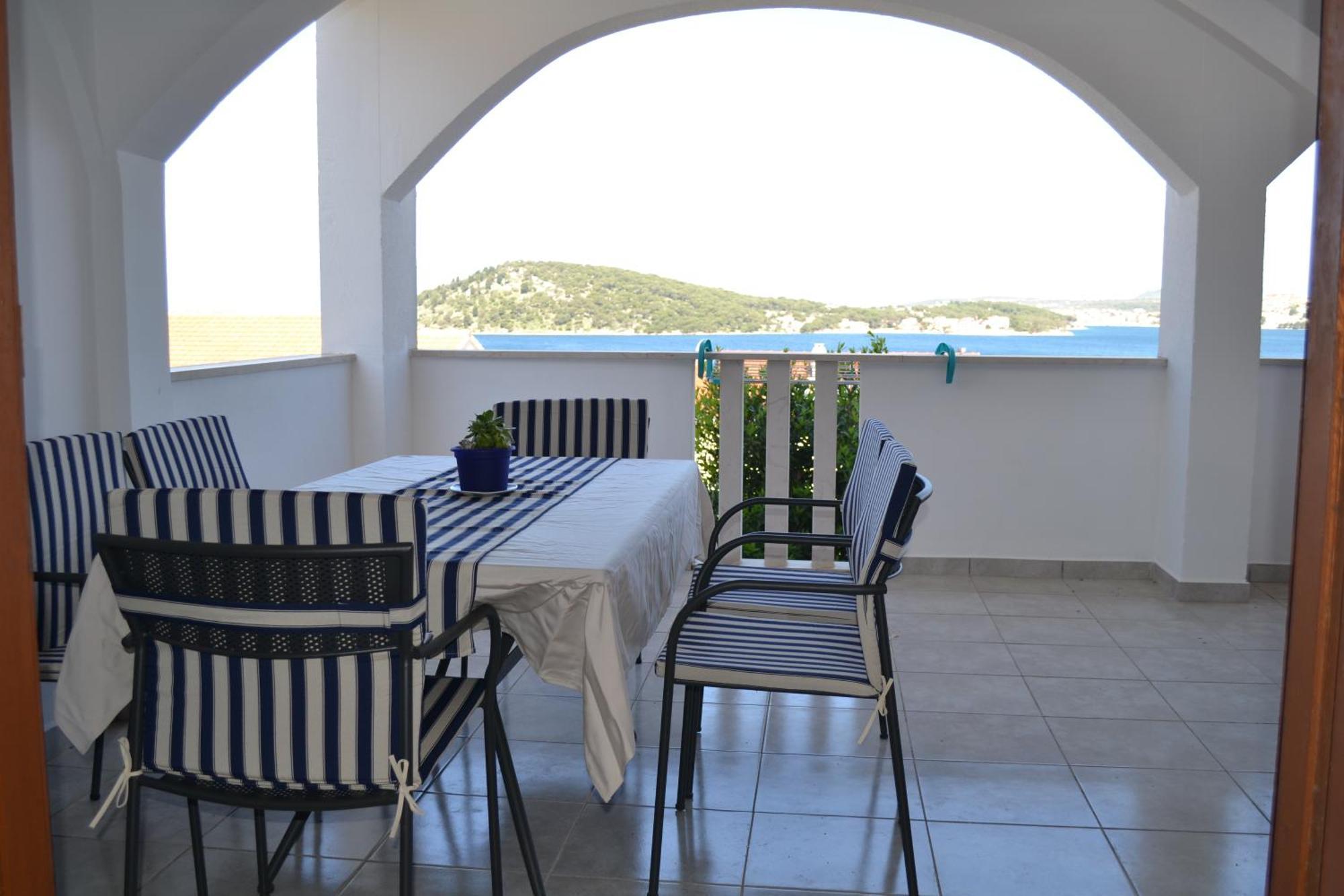 Holiday Apartments Lucic - Feels Like Home, Away From Home Ražanj Esterno foto