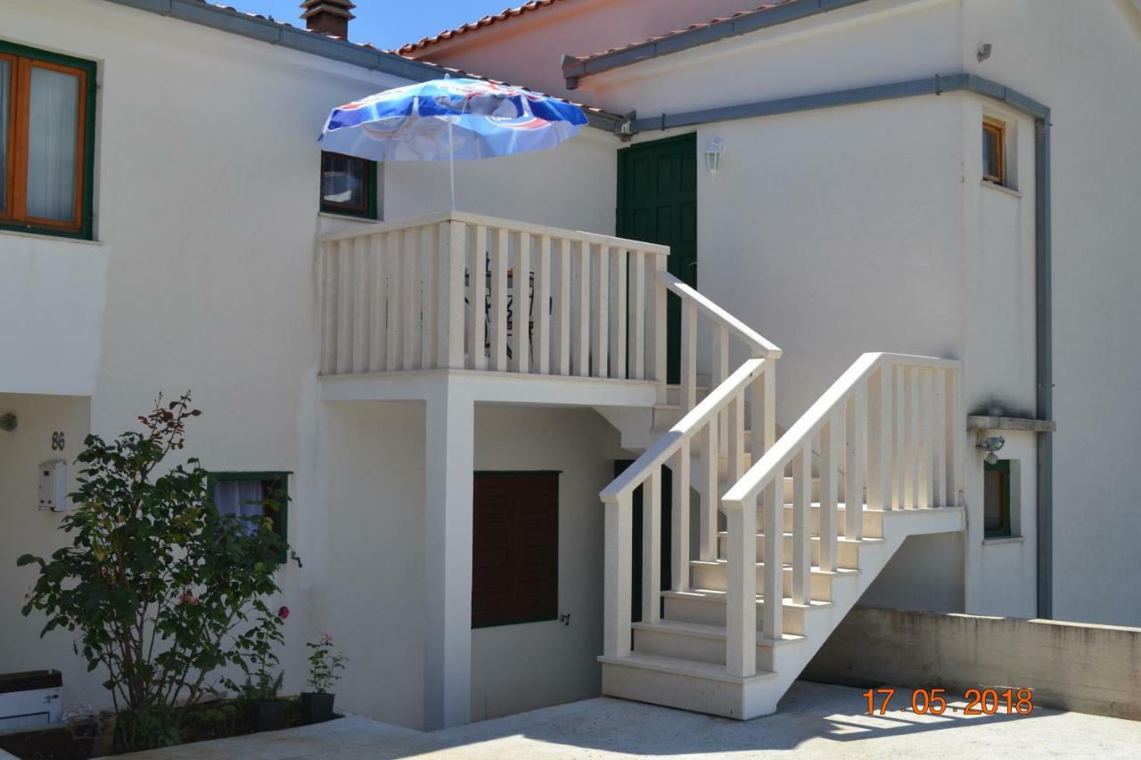 Holiday Apartments Lucic - Feels Like Home, Away From Home Ražanj Esterno foto